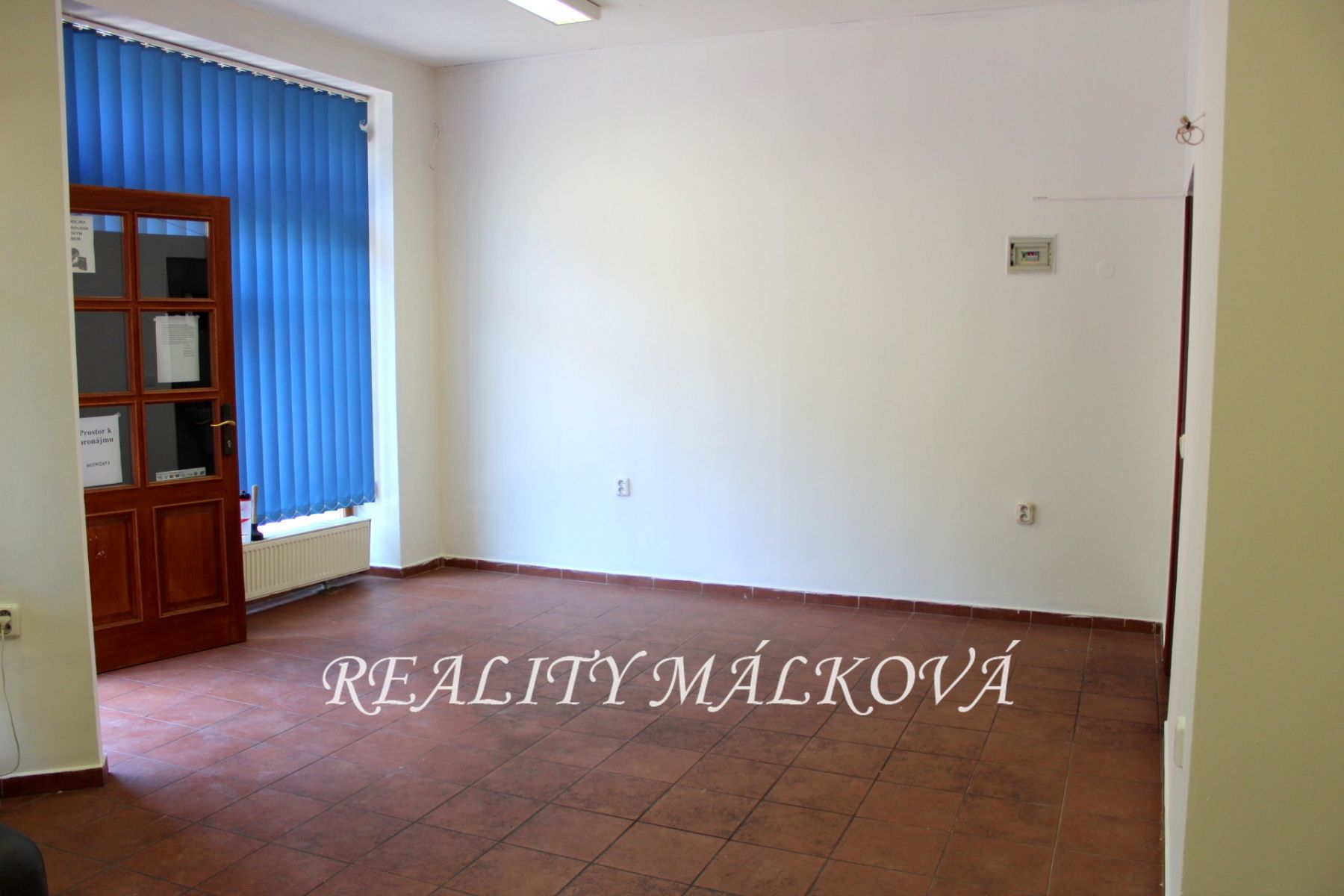 Pronájem nebytového prostoru, 61 m2, výloha, přízemí, Pardubice, Sladkovského, obrázek č. 3