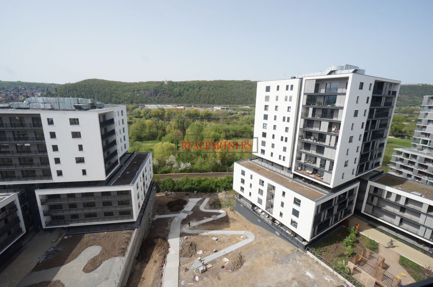 Nový byt 4+kk o ploše 111,4m2 + 12,1m2 balkon s přímým výhledem k Vltavě na západ., obrázek č. 3