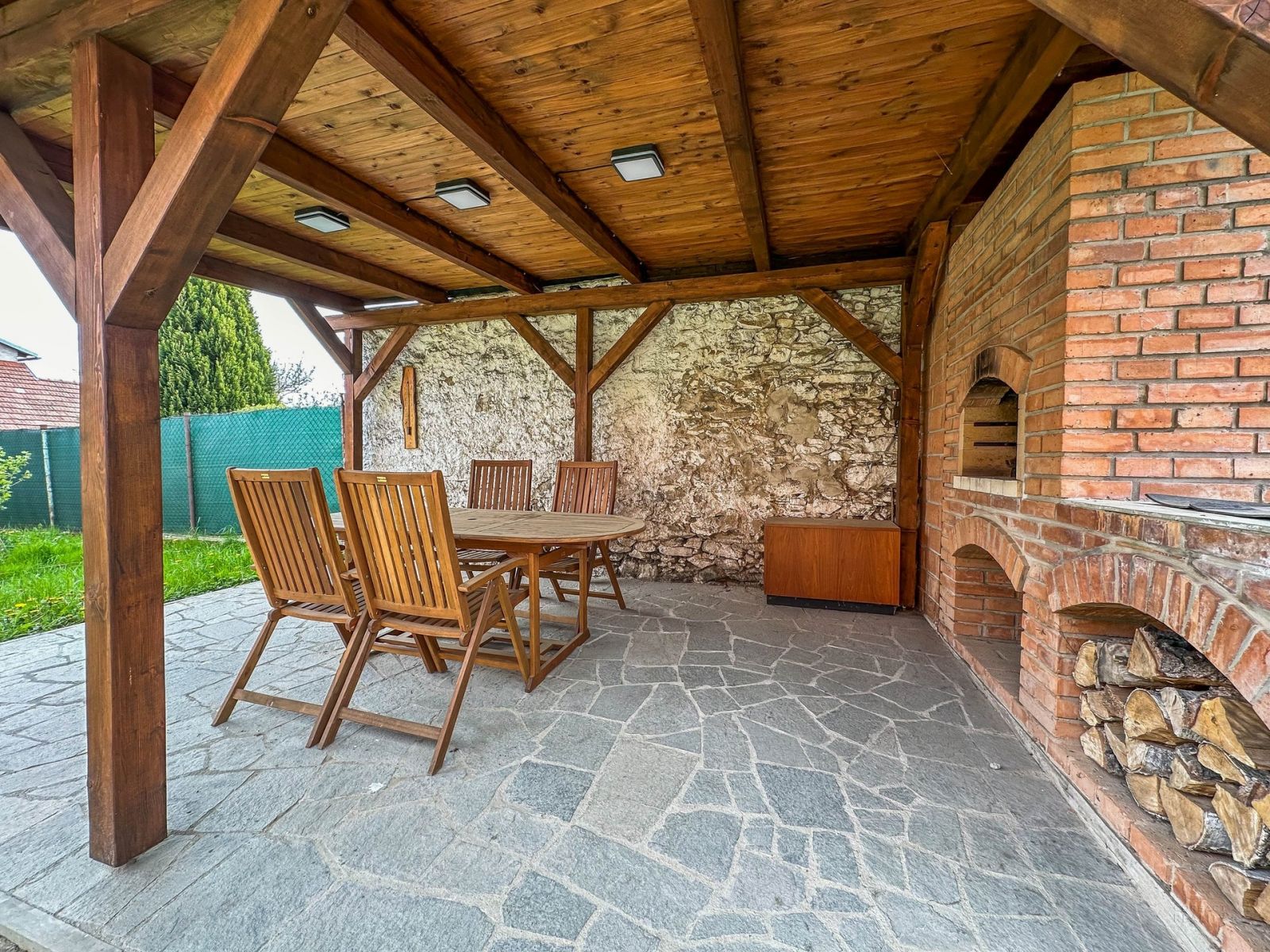 Prodej rodinného domu 6+1, 498 m2 - v obci Votice, Benešov., obrázek č. 2
