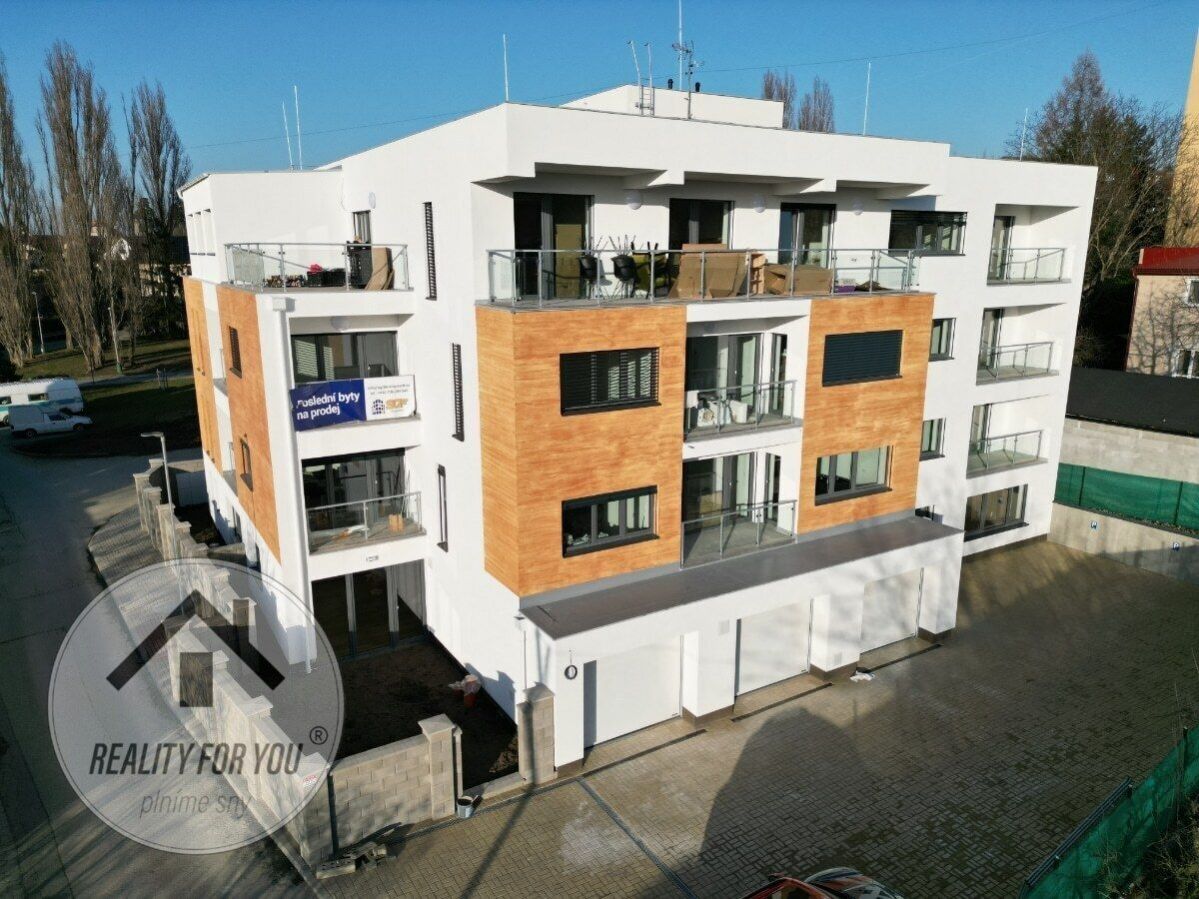 Novostavba bytu 4+kk 97m2, s dvěma terasami v Rezidenci OLIVA,  Říčany u Prahy, ul. Verdunská, obrázek č. 1