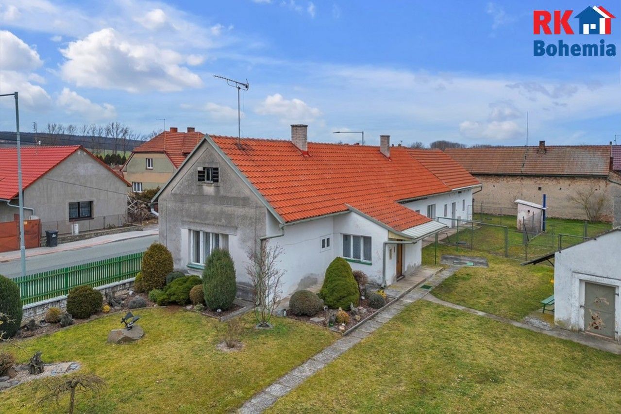 Prodej, rodinný dům, pozemek 2465 m2, Opolany, okr. Nymburk, obrázek č. 1