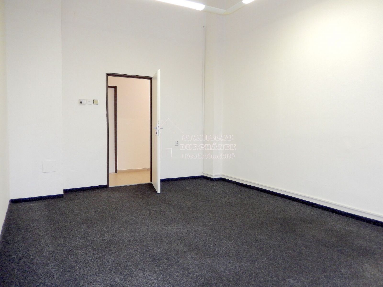 Pronájem kanceláře 17,8 m2, Praha 8-Karlín, ul. Thámova, 2 min od metra Křižíkova, obrázek č. 3