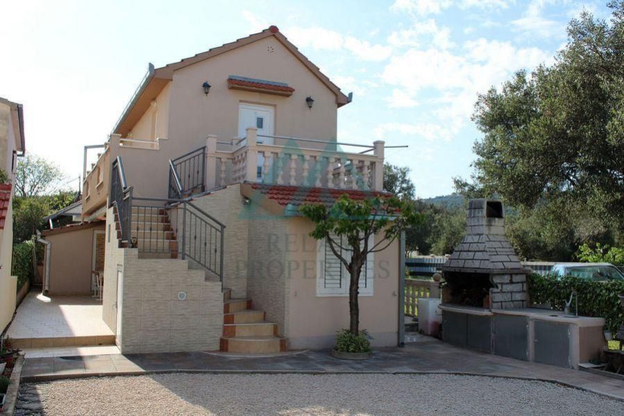Rodinný dům 230 m od moře u Trogiru, Chorvatsko, obrázek č. 1