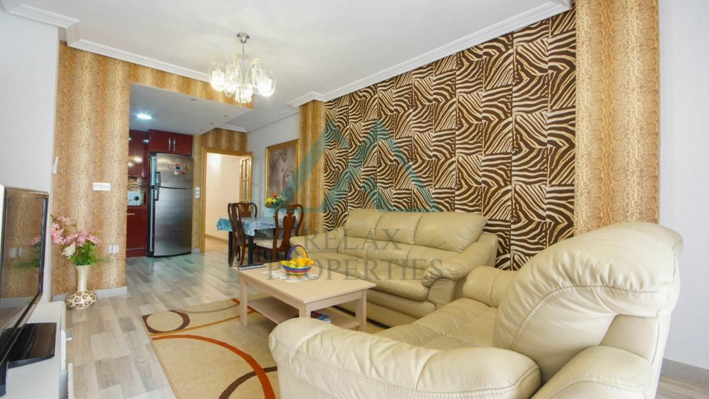 Luxusní zrekonstruovaný apartmán se 3 ložnicemi, jen 200 m od pláže Playa del Cura, Torrevieja, Alic, obrázek č. 1