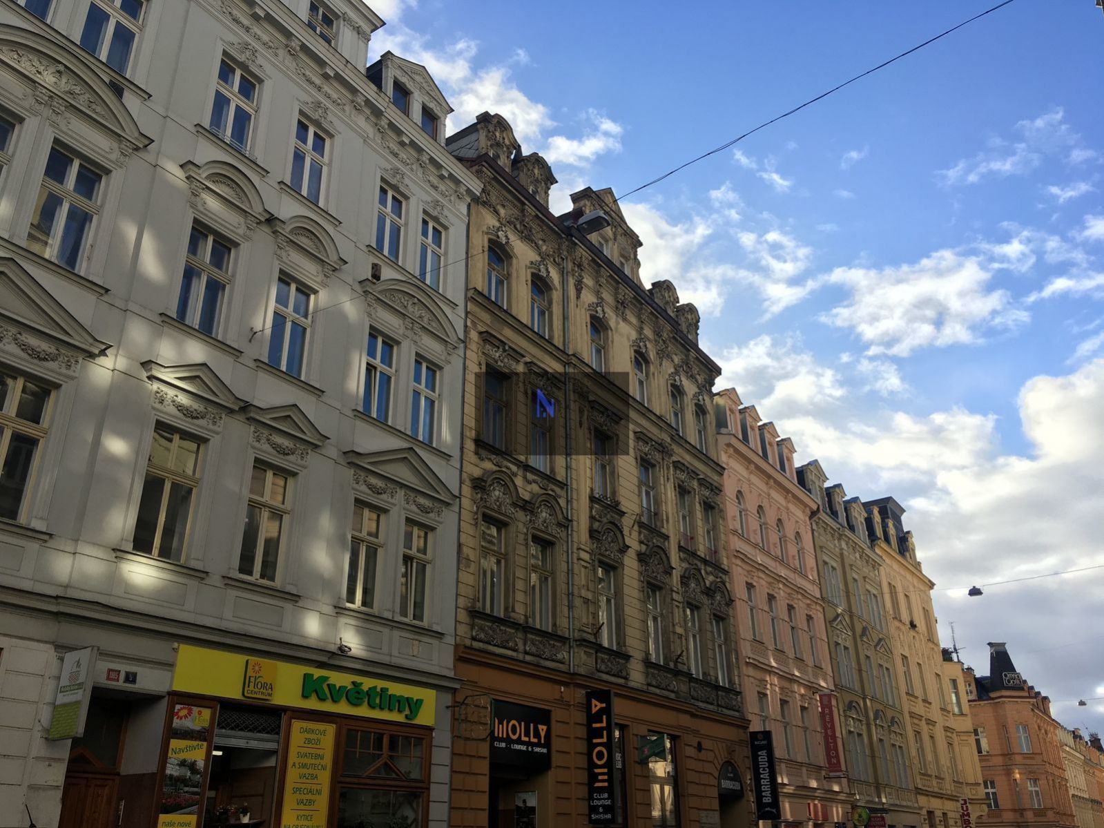 Prodej 3  byty - nebytový prostor, ulice Jaltská, Karlovy Vary, obrázek č. 1
