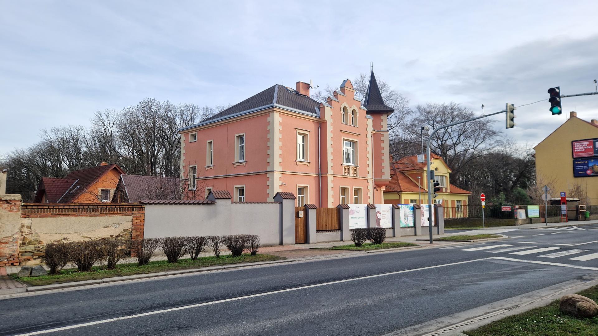 Prodej rodinného domu, 5+1, 480 m2, pozemek 537 m Přátelství, Praha 10 - Uhříněves, obrázek č. 2