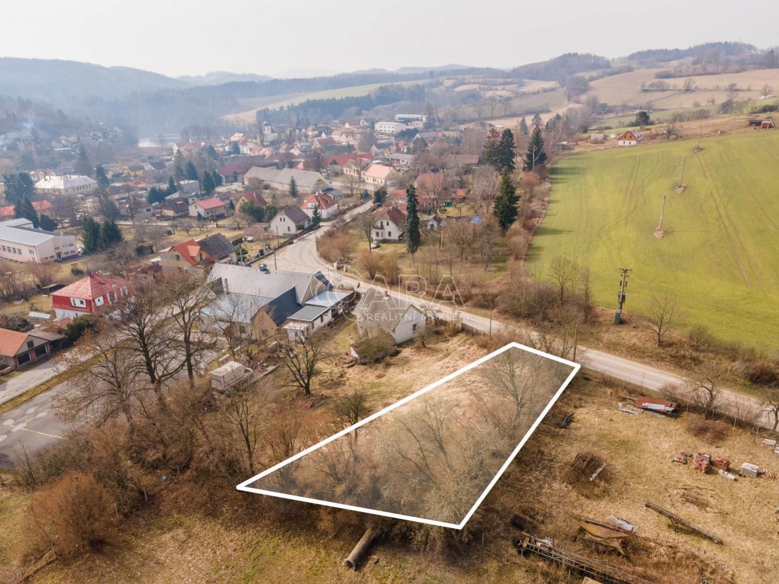 Prodej stavebního pozemku (792 m2) v Postupicích u Benešova!, obrázek č. 1