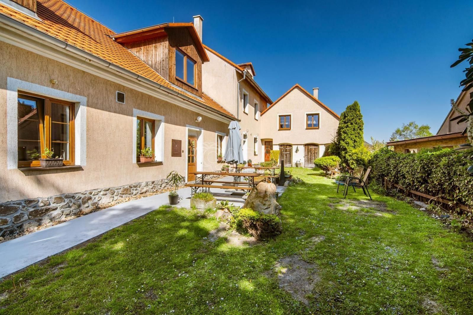 Prodej Penzionu s rodinným domem v turisticky atraktivní lokalitě, obrázek č. 2