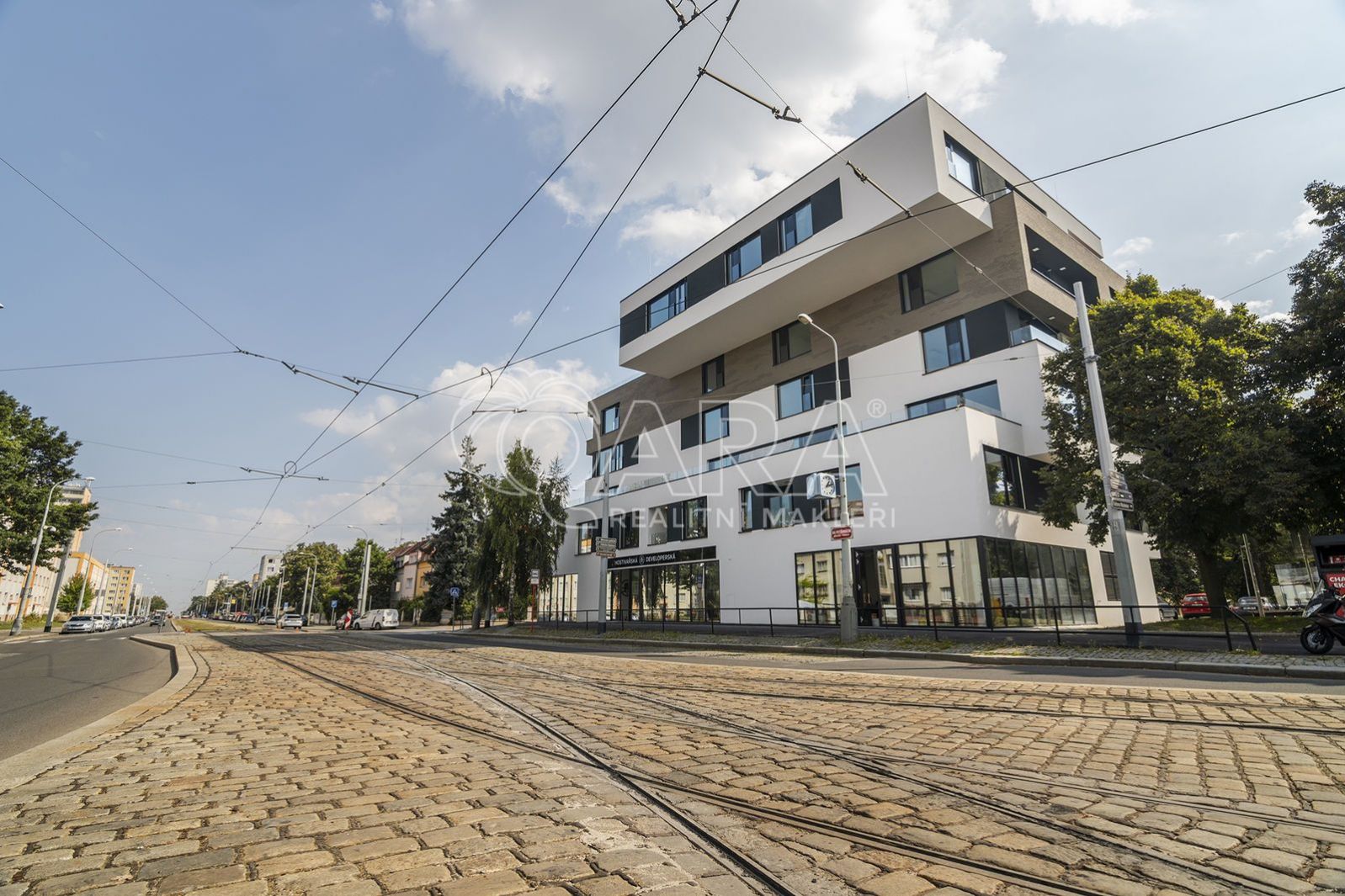 Prodej bytu 2+kk s terasou ( 62 + 6 m2 ) , sklepem a garážovým stáním v novostavbě, Praha-6, Petřiny, obrázek č. 1