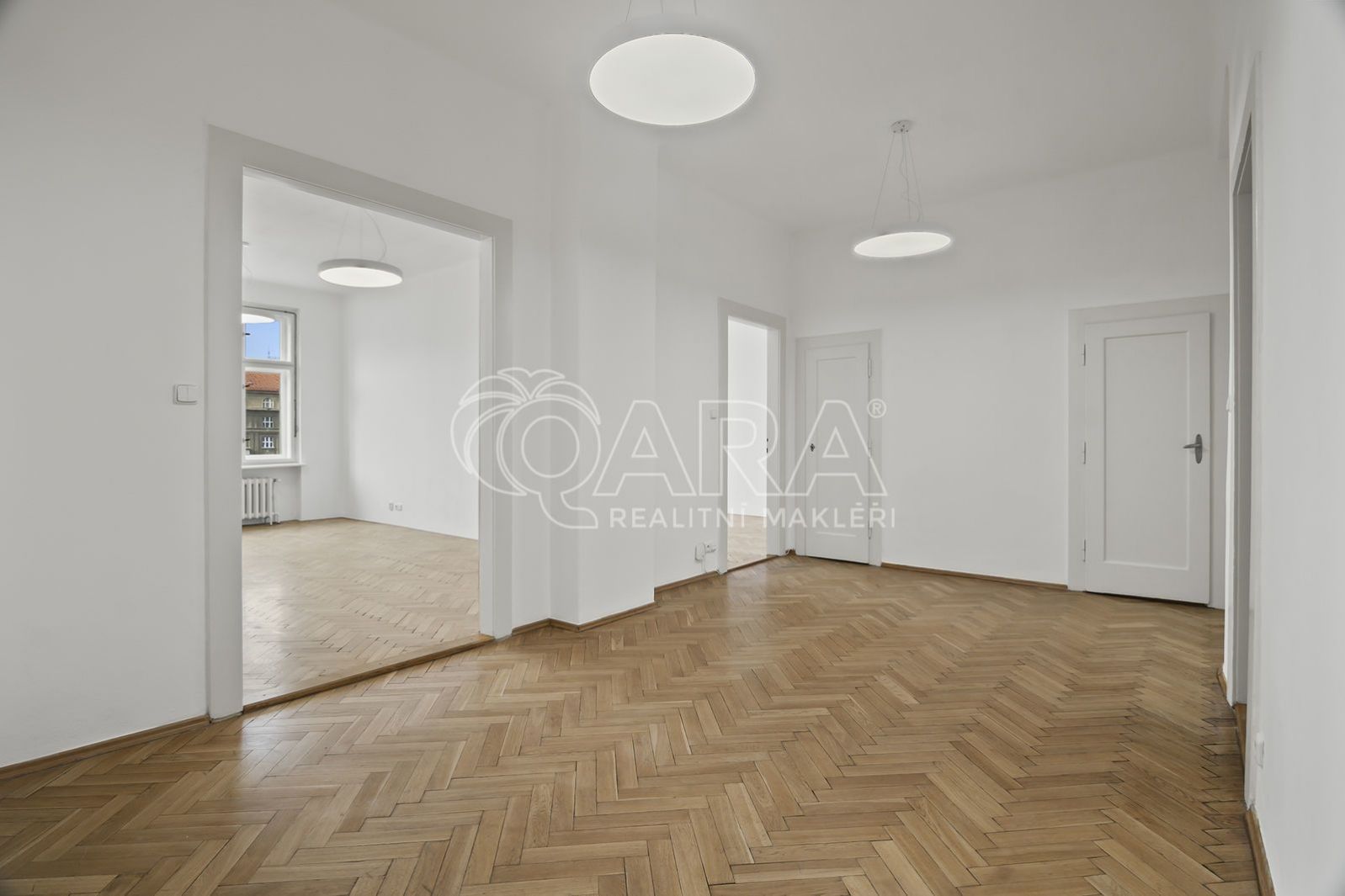 Pronájem kanceláře 120 m2 v činžovním domě na Vinohradech, kousek od metra Flora, obrázek č. 1