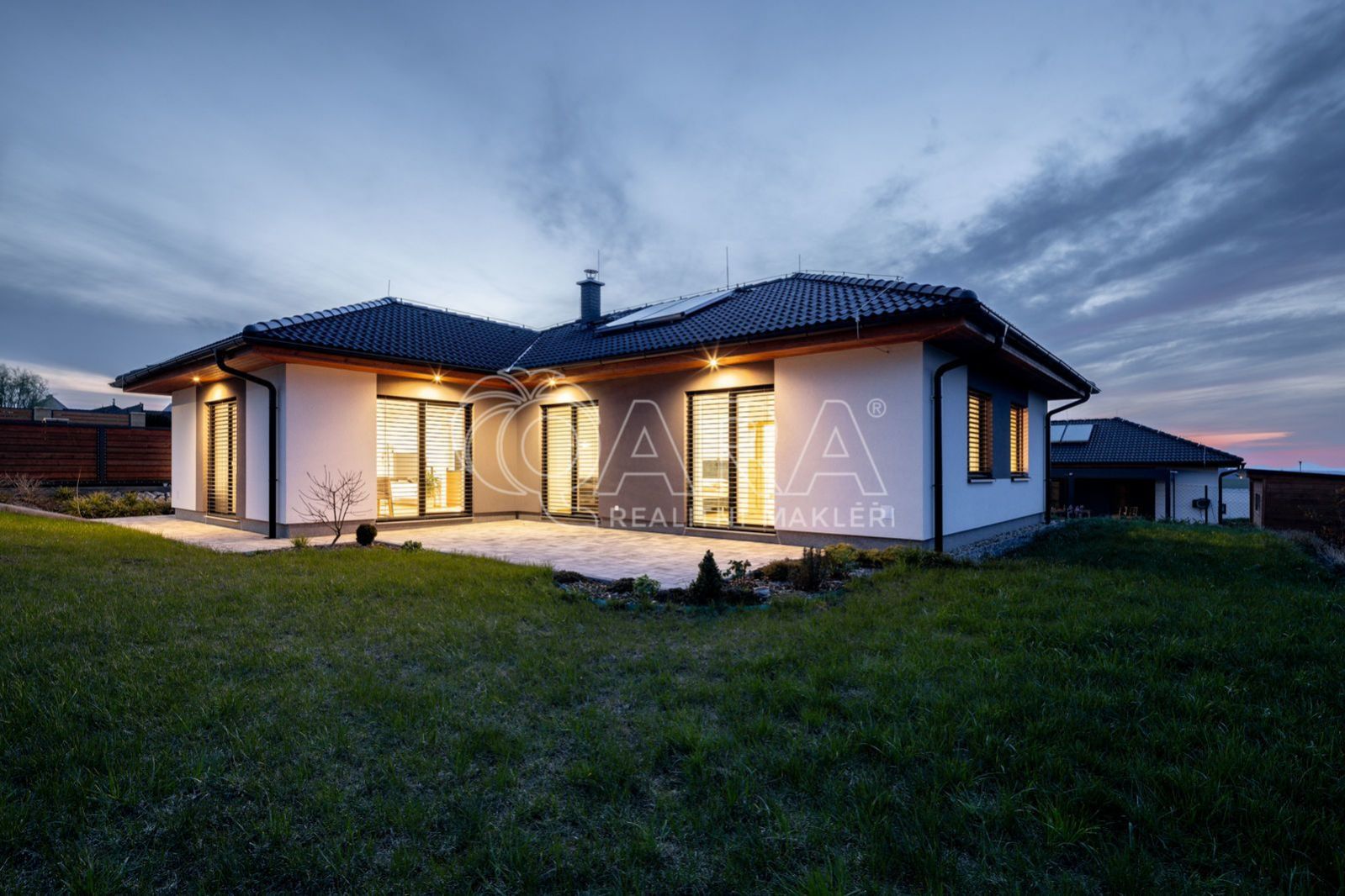 Energeticky úsporný bungalov 4+kk (zast.pl. 151 m2), pozemek 742 m2 - Tuřany (okr. Kladno), obrázek č. 1
