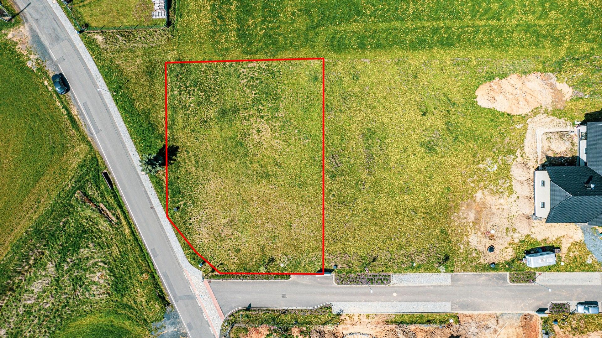 Prodej krásného, stavebního pozemku v obci Milínov u o výměře 1249 m2 s možností zastavěnosti 312 m2, obrázek č. 1