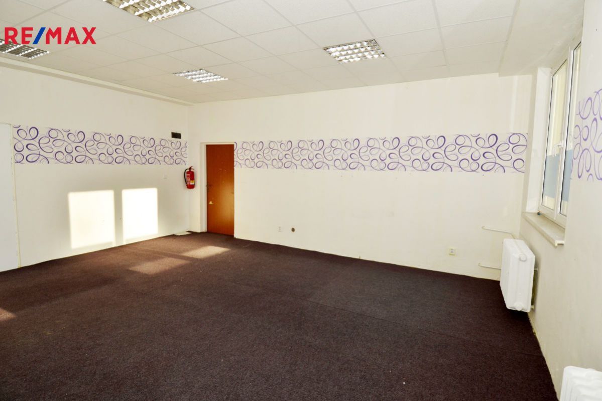 Prostor pro kancelář nebo prodejnu, 36m2, obrázek č. 2