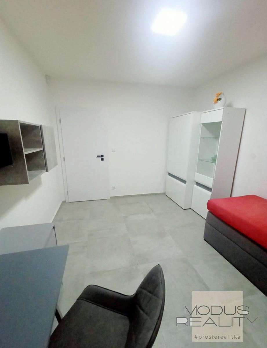 Pronájem bytu 2+1 (kuchyň bez okna), 47 m2, Praha - Hostivař, po rekonstrukci, MHD, plně vybavený , obrázek č. 3