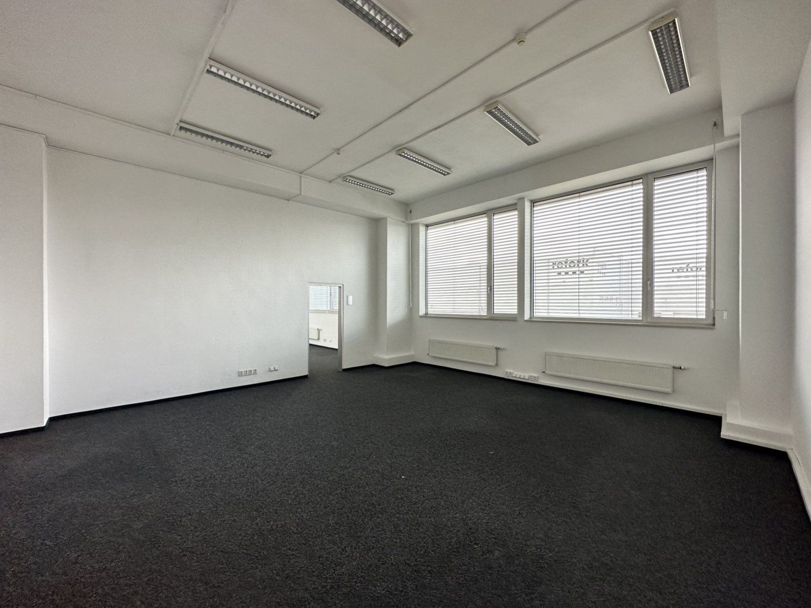 Exkluzivně pronájem kancelářských prostor 186 m2, Praha 10 - Hostivař, obrázek č. 2
