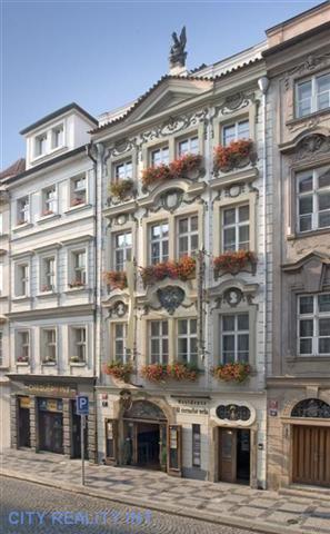 Luxusní podkrovní apartmán (109 m2), ul. Mostecká - Praha 1, obrázek č. 2
